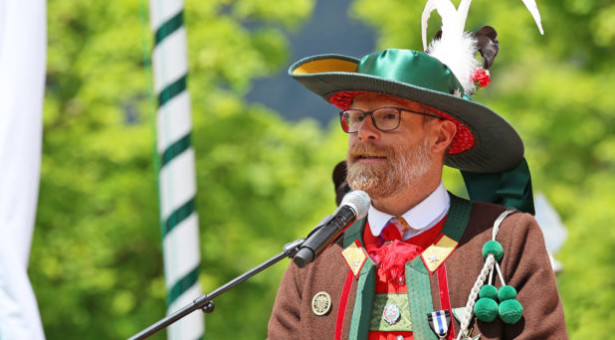 Schützen loben Direktorin