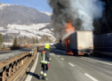 Lkw in Vollbrand