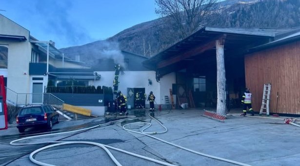 Feuer im Sägewerk