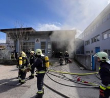 Brand in Lagerhalle