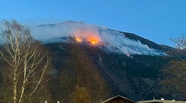 9 Verletzte beim Großbrand